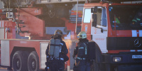Пожарные потушили огонь в дощатом здании на проспекте Буденного