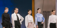 Модную учительскую одежду показали в павильоне Петербурга на выставке-форуме 
