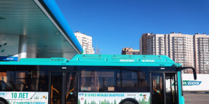Юбилей для экологии: в автобусы Петербурга заправили 130-миллионный кубометр газа
