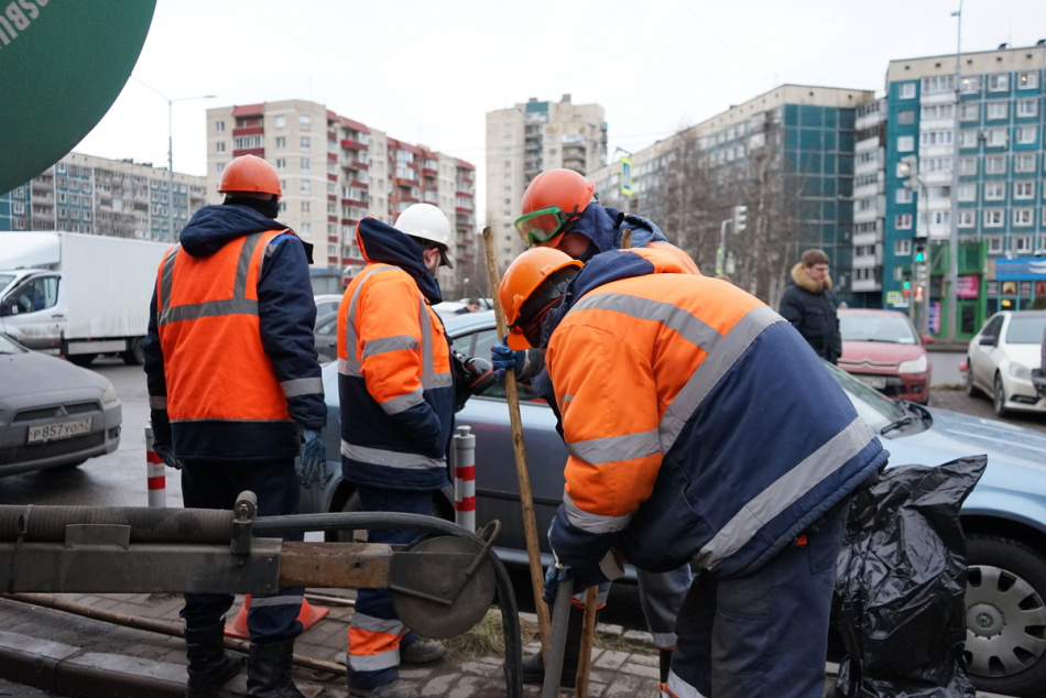 Фонтан с кипятком забил на Белградской улице