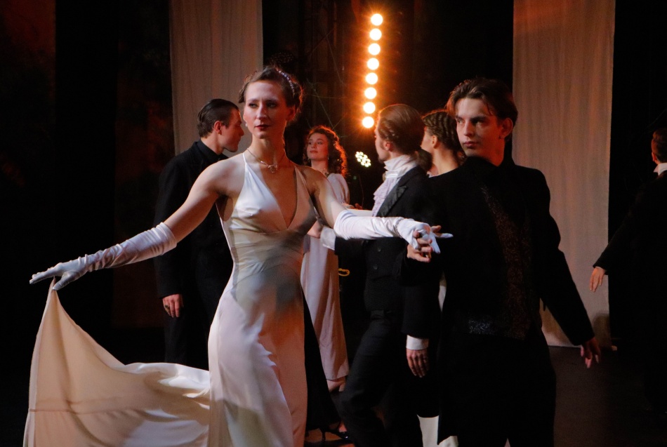 «Война и мир»: надо жить!