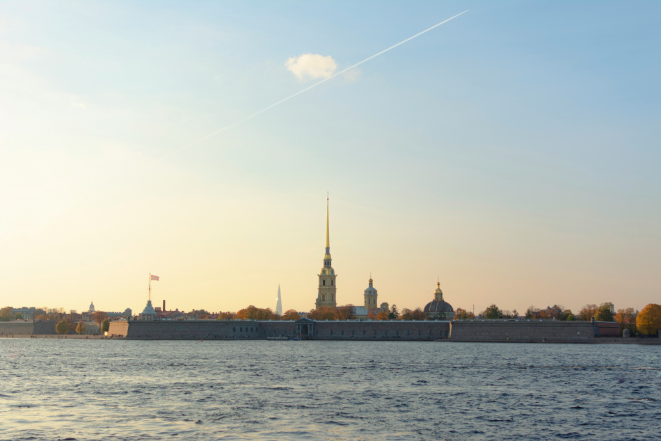 Петербург вошел в топ-5 популярных направлений для летнего отдыха