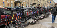 Петербуржец сбил подростка на электросамокате