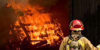 В Курортном районе произошел крупный пожар жилого дома
