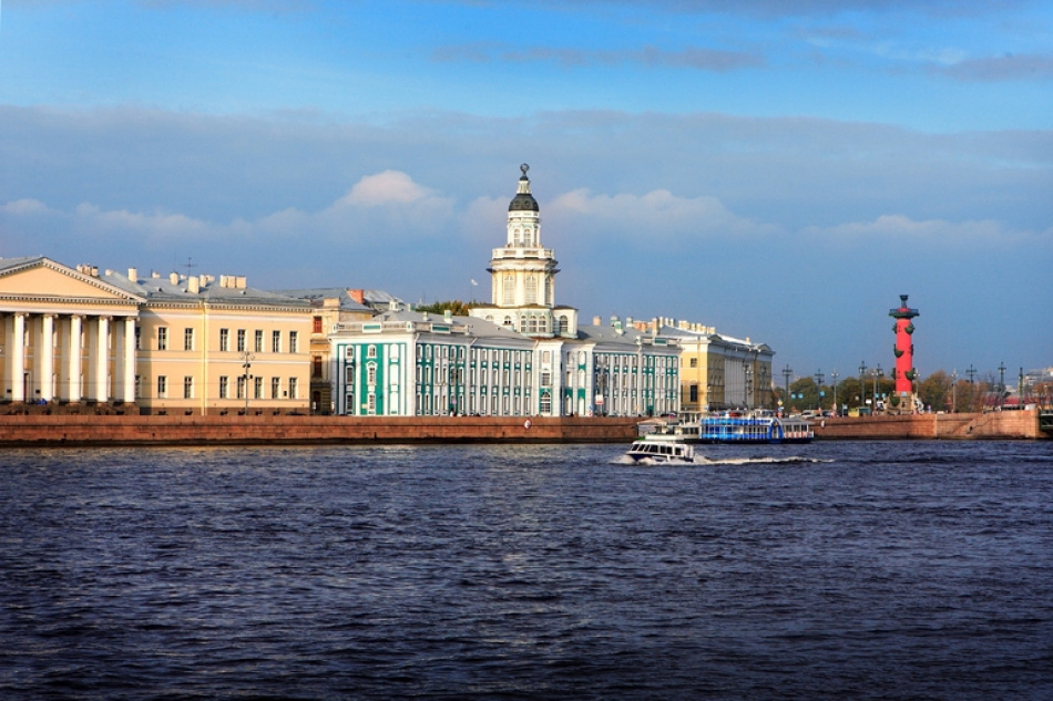 Петербург лидирует среди направлений для трехдневного путешествия 