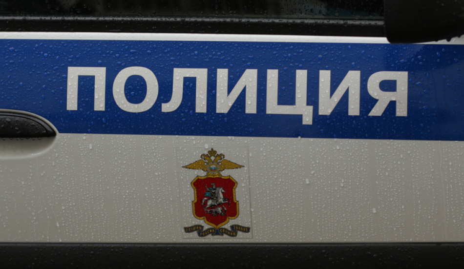 Жители Петербурга обнаружили за окном висящую человеческую голову
