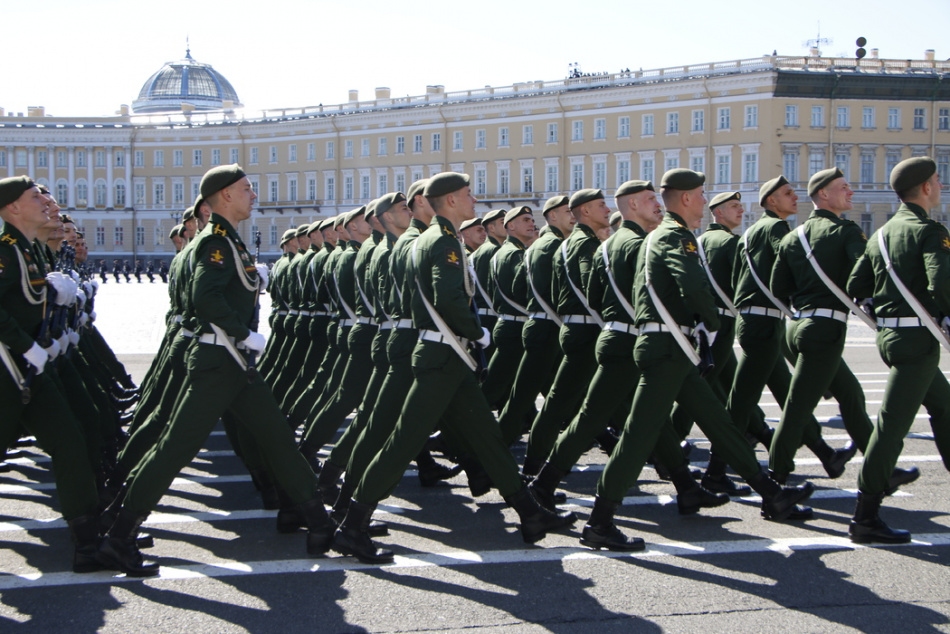 Императорский фарфоровый завод создаст серию ваз на военную тематику