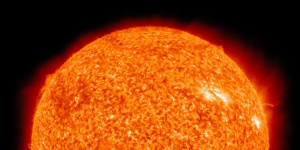 На Солнце произошла одна из самых мощных вспышек десятилетия
