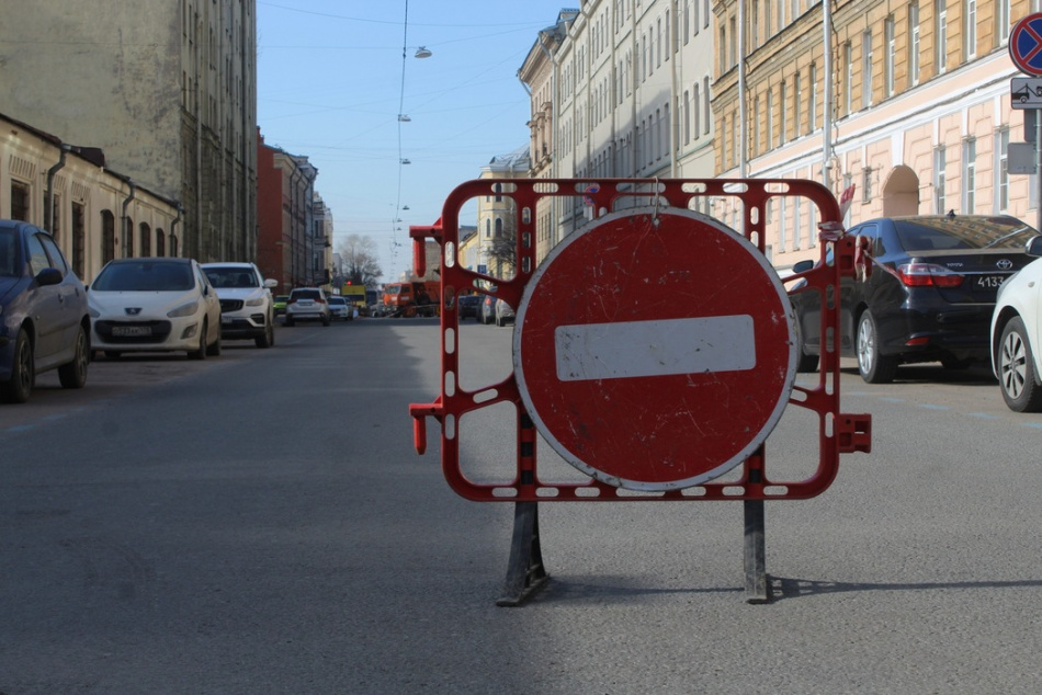 Прокуратура Фрунзенского района потребовала отремонтировать внутриквартальные дороги