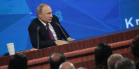 Футболки с цитатами Путина вызвали ажиотаж на ПМЭФ