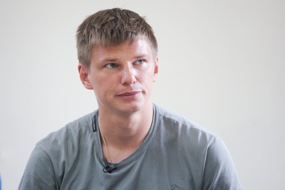 «Деньги можешь не платить»: мать внебрачного ребенка Аршавина отказалась записывать его на отца