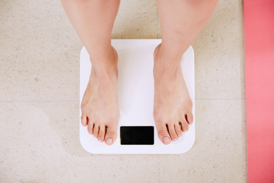 Нужно отказаться от некоторых продуктов: врач дал шесть советов, как похудеть 