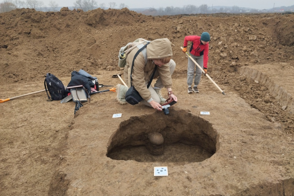 Петербургские археологи обнаружили редкие памятники древних культур во время раскопок в Краснодарском крае 