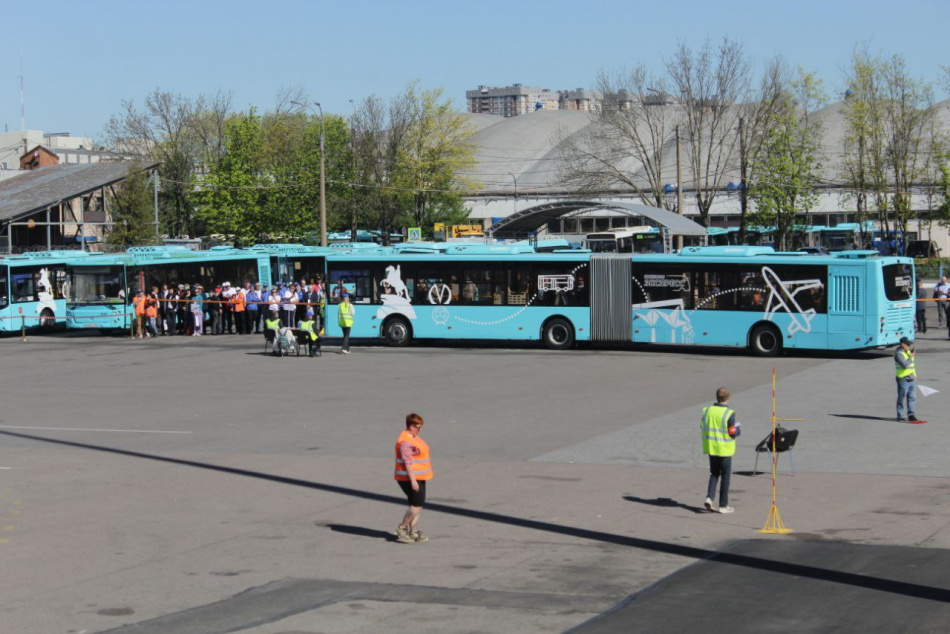 В Петербурге появятся новые туристические автобусы