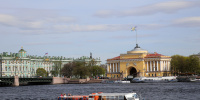 У Благовещенского моста в Петербурге столкнулись два теплохода 