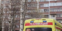 В Петербурге из окна третьего этажа выпал 6-летний мальчик, который приехал на лечение 
