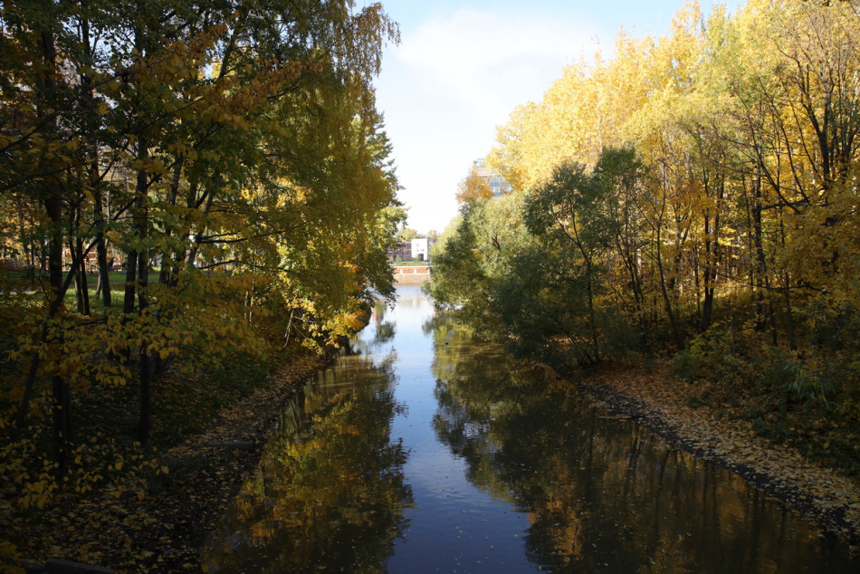 В Петербурге продолжают расчищать дно реки Пряжки