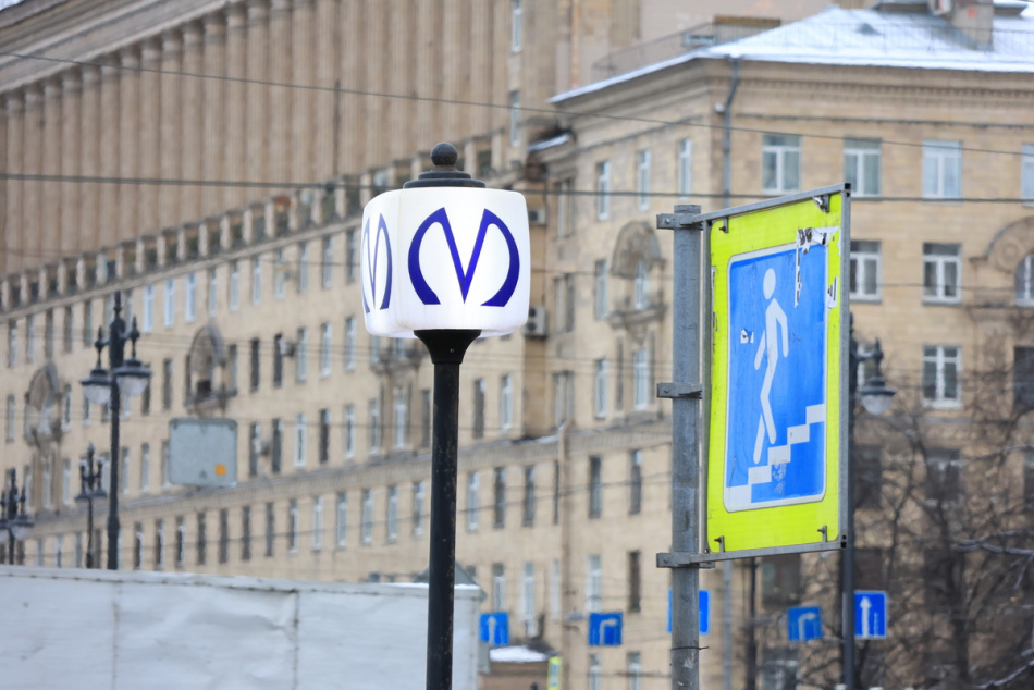Вход на станцию метро «Адмиралтейская» открыт