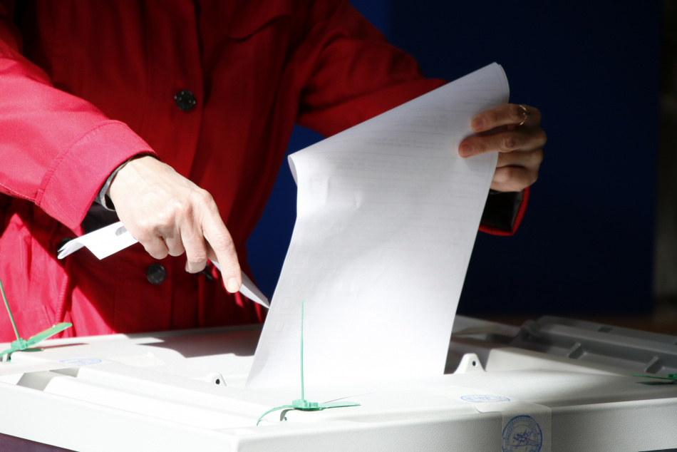 Для участия в выборах губернатора Петербурга документы подали 18 кандидатов 