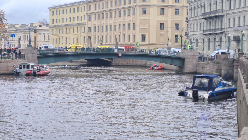 В Петербурге завершили работы по восстановлению звеньев решетки Поцелуева моста