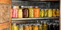 В Петербурге было уничтожено 6 тонн продуктов, в которых мог быть ботулотоксин