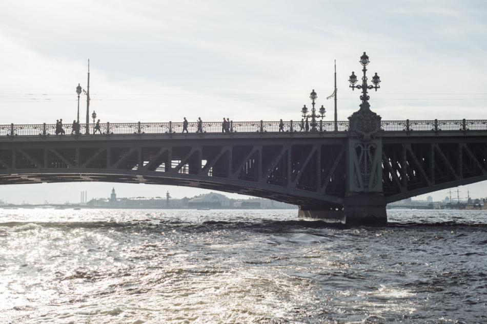 Троицкий мост украсят в цвета мексиканского флага 