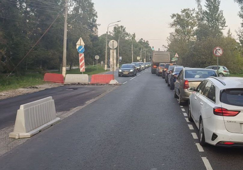 Движение транспорта ограничат в 4 районах Петербурга с 20 сентября