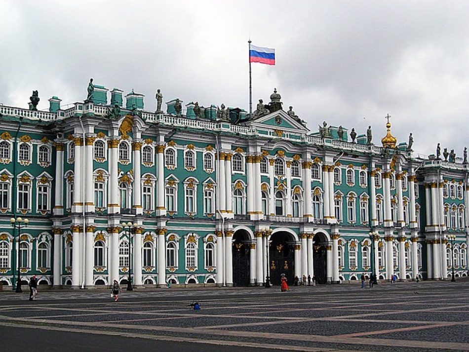 Петербуржцам хотят дать право посещать музеи бесплатно