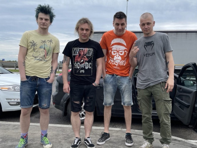 Фото Концерт группы ПотомуЧто