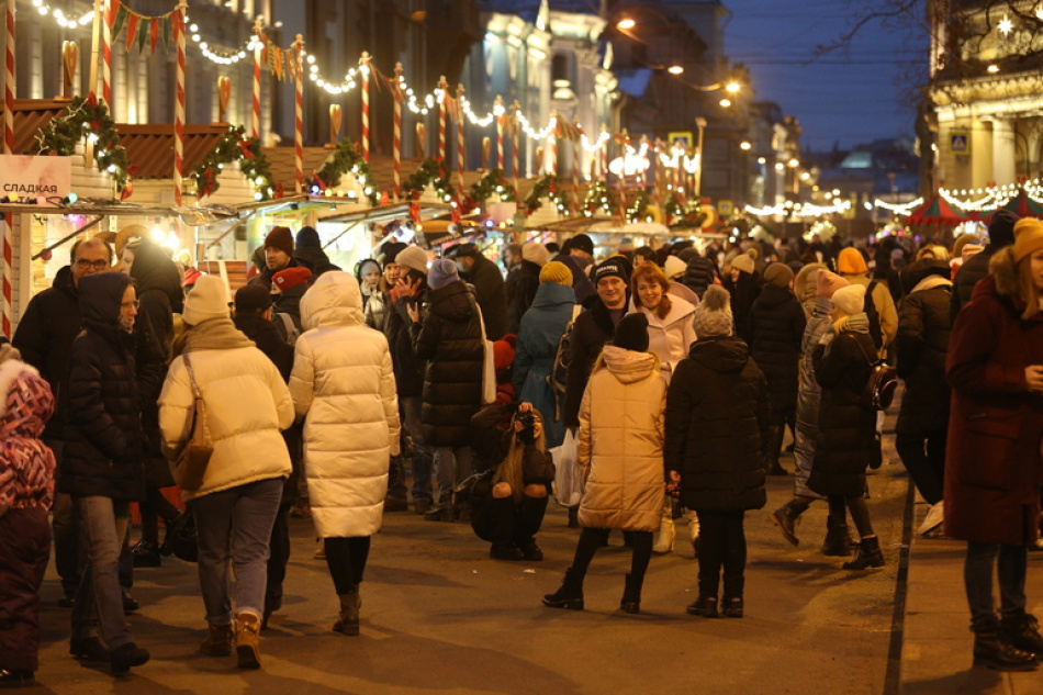 Петербург примет в новогодние праздники 1,22 млн туристов