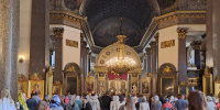 В Петербурге открыли мемориальную доску и освятили икону в честь патриарха Тихона
