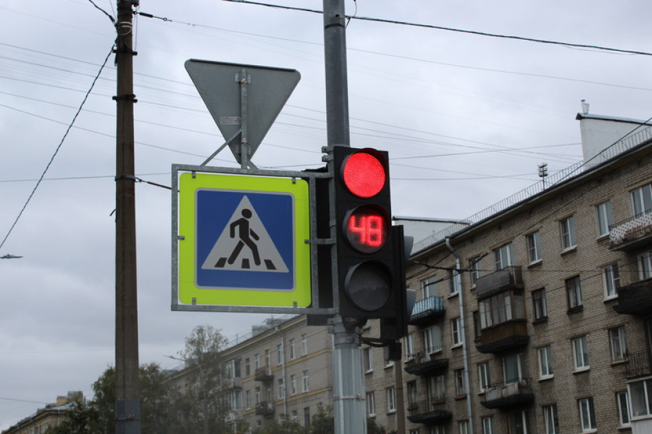 В центре Петербурга автомобиль сбил подростка