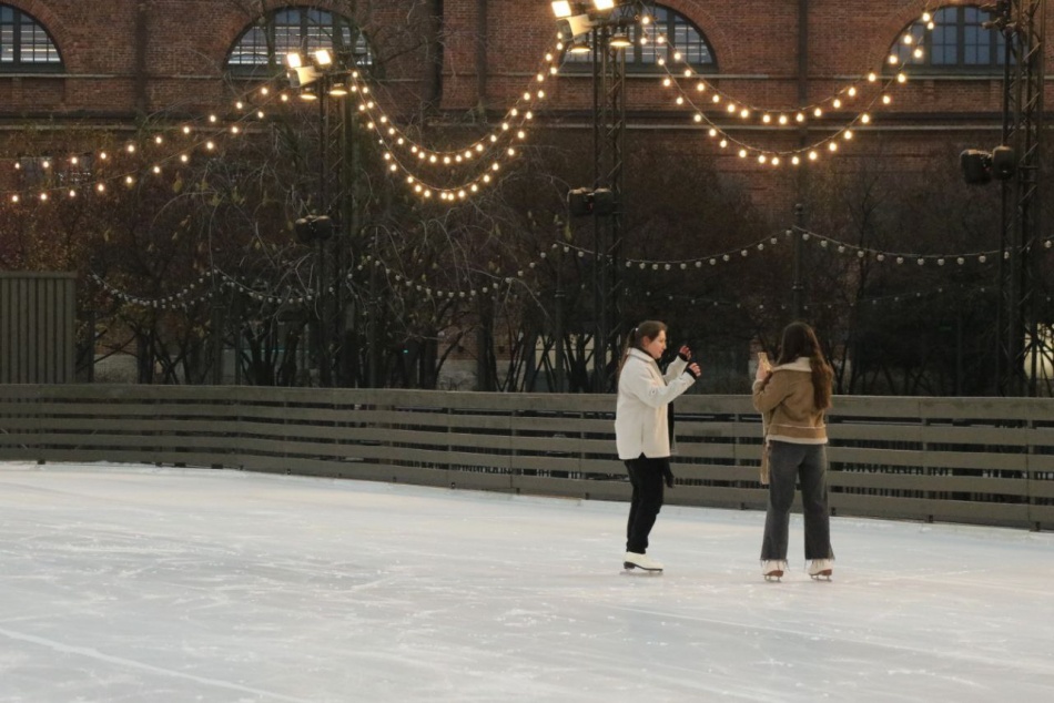 Стало известно, как бесплатно попасть на платные катки в Петербурге  