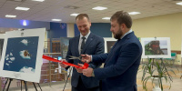 В зале ожидания автовокзала в Петербурге открыли фотовыставку об Арктике В зале ожидания автовокзала в Петербурге открыли фотовыставку об Арктике