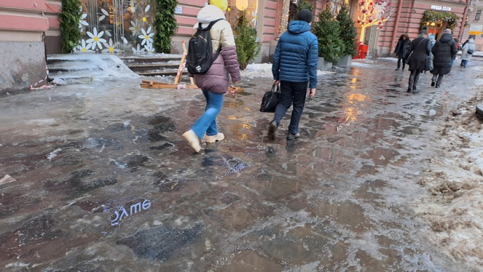 В Петербурге ухудшится погода из-за гололедицы утром в воскресенье