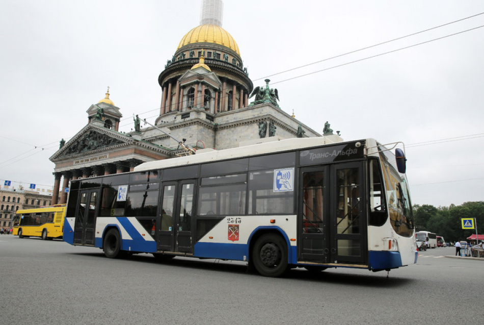 Движение троллейбусов изменится в центре Петербурга 31 декабря 