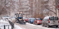 В Петербурге начали активно расчищать дворы и подходы к метро от снега