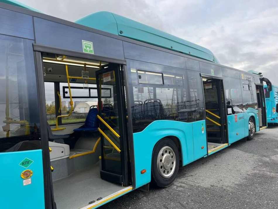 Пожар в автобусе в Петербурге обошелся без пострадавших
