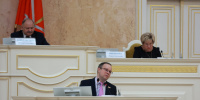 В ЗакСе Петербурга обсудили ремонт дорог, медицину и льготную аренду в дачных кооперативах