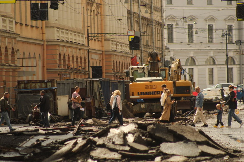 В Московском и Петродворцовом районах Петербурга ограничат движение транспорта