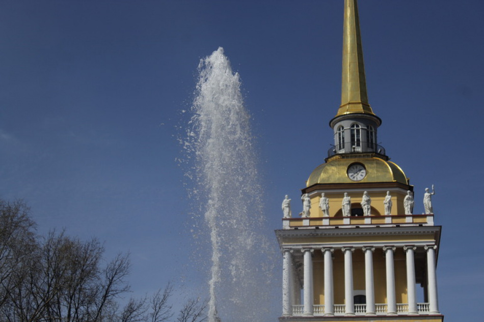 В Петербурге стартовал сезон фонтанов