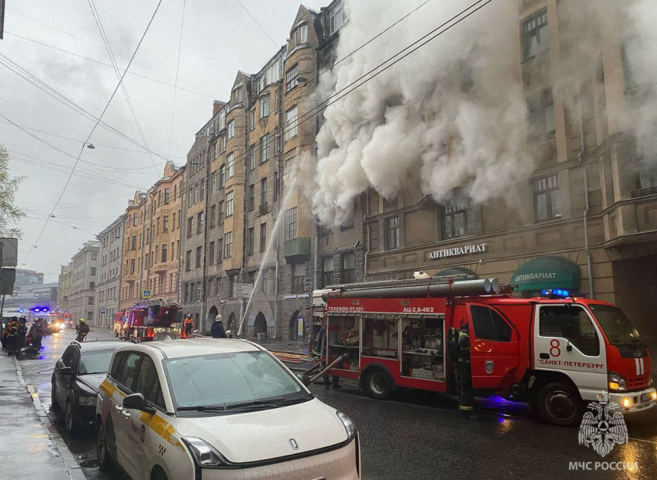 Администрация Центрального района Петербурга окажет помощь жильцам из сгоревшего дома