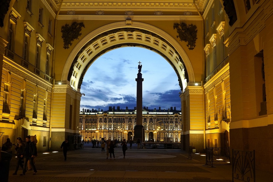 «Ундервуд», День джаза, «Импровизаторы» и запуск фонтанов в Петергофе: афиша Петербурга на неделю