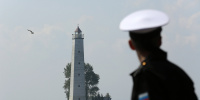 На Васильевском острове отреставрировали памятник морякам-катерникам