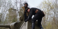 В Лахте реконструировали штурм во время Пражской операции, известной как последняя битва ВОВ В Лахте реконструировали штурм во время Пражской операции, известной как последняя битва ВОВ