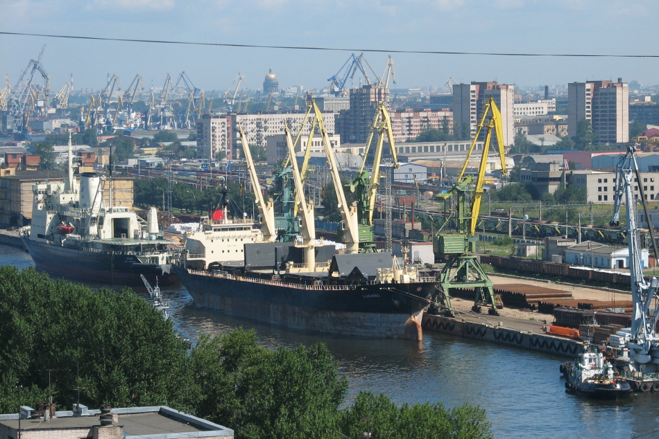 Реконструкцию терминала удобрений в петербургском порту продлили