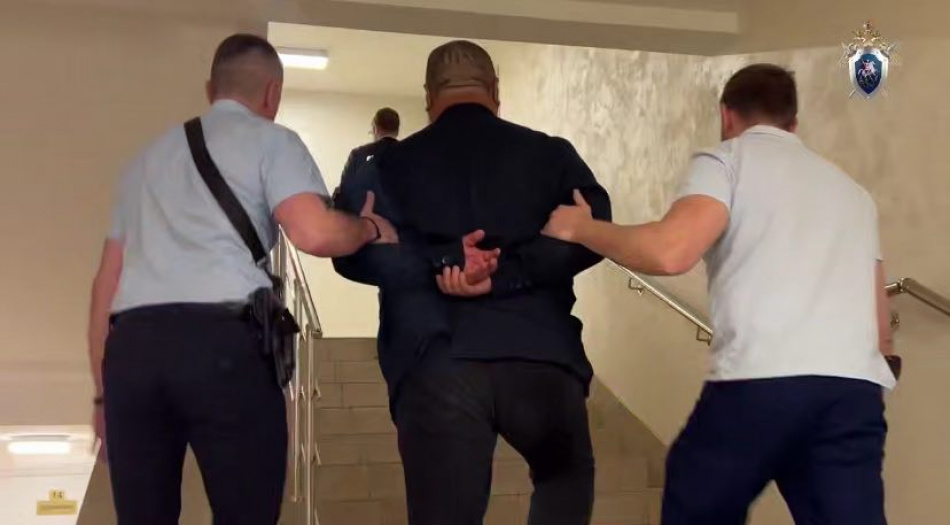 В Петербурге полицейского задержали за вымогательство взятки свыше 1 млн рублей