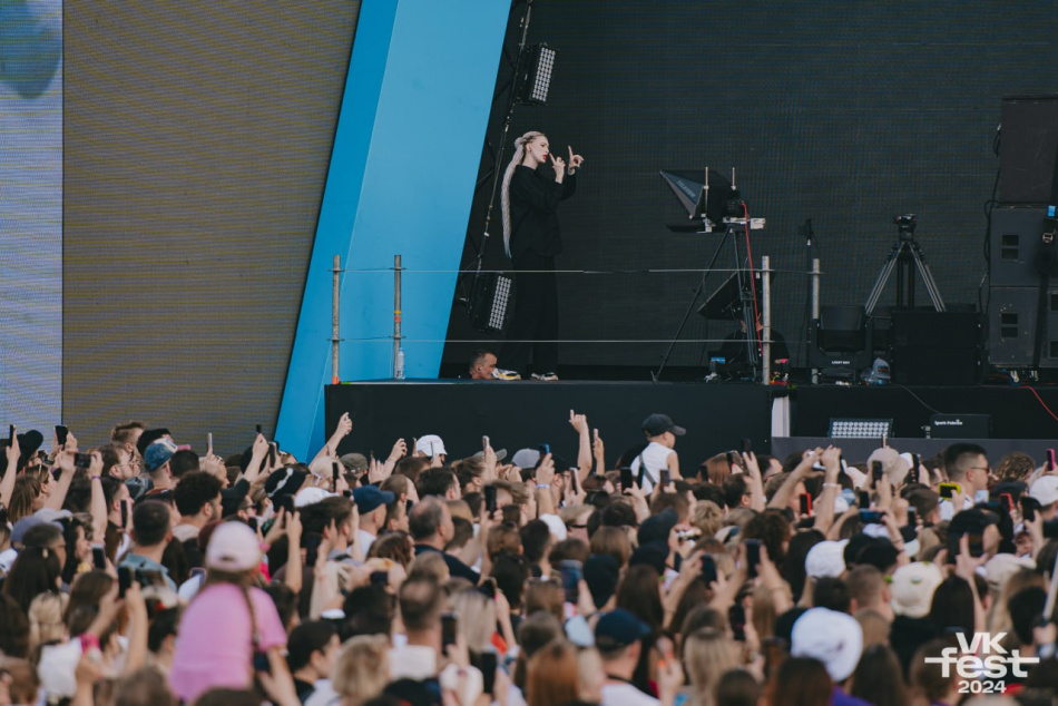 Ведущими VK Fest в Петербурге станут Ида Галич, Антон Шастун и Карина Кросс