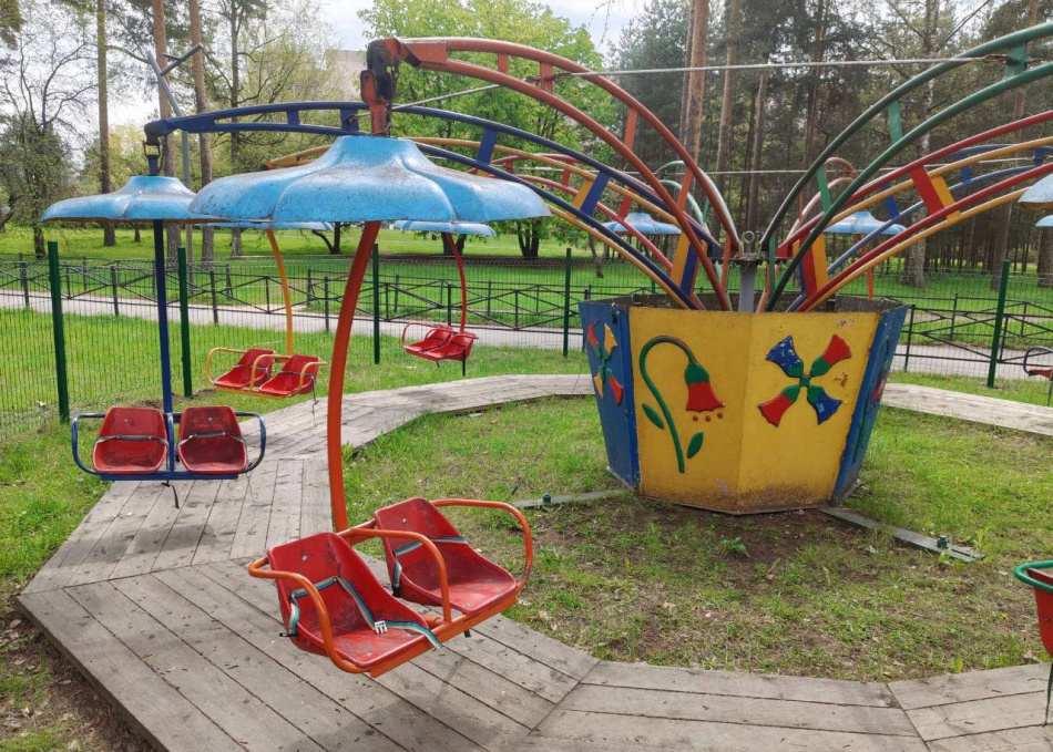 В Петербурге прокуратура требует устранить нарушения на аттракционах в «Сосновке»