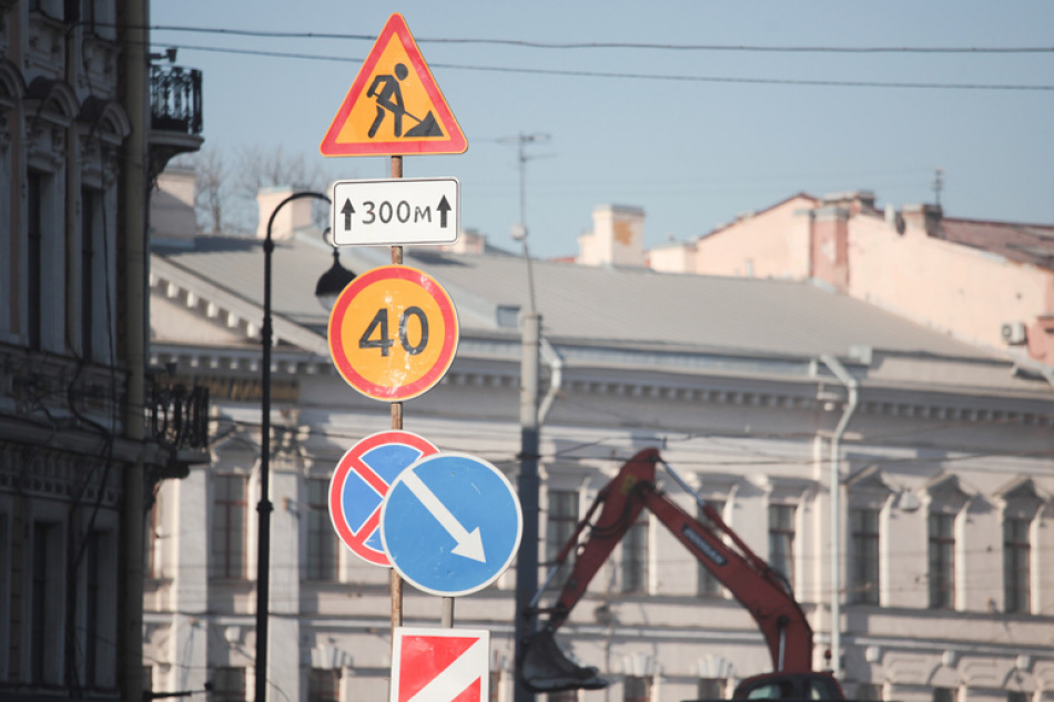 На участке КАД на 2 недели ограничат движение транспорта по двум полосам